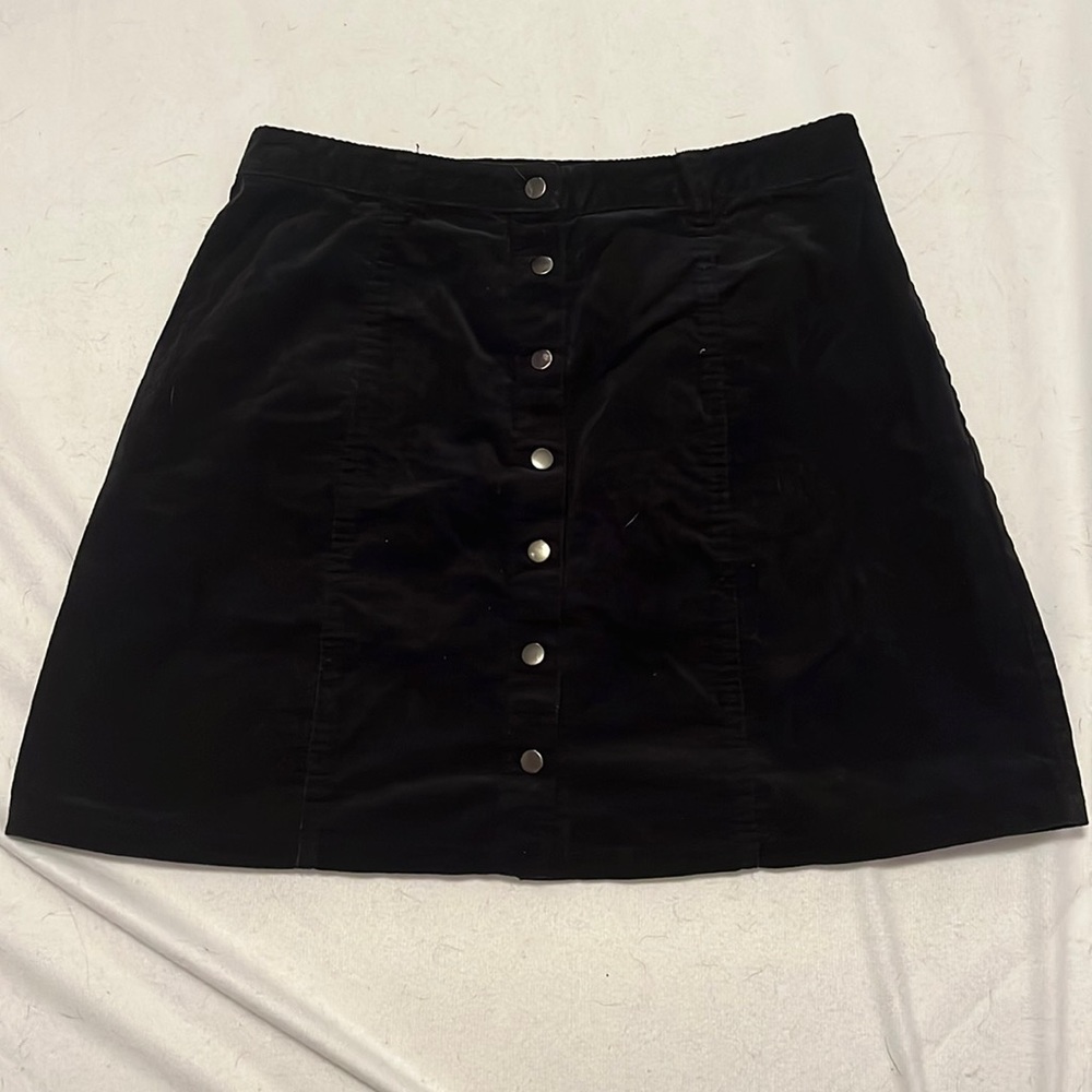 Black velvet forever 21 mini skirt with buttons